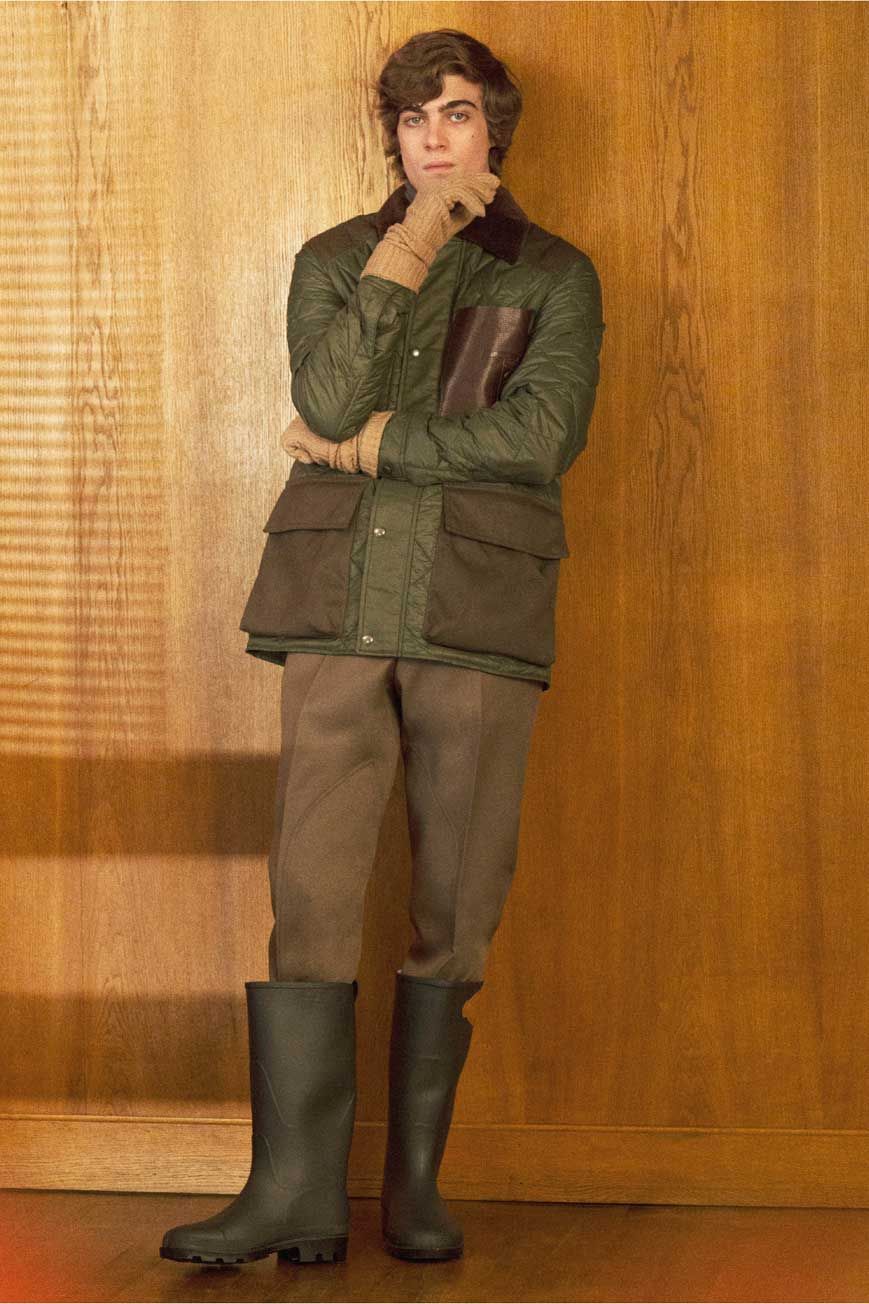 雨の日のお散歩スタイルに最適な、「トッズ」のラグジュアリーな長靴