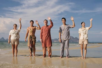 the exploits and misadventures of various guests and employees at a tropical resort over the course of one week.