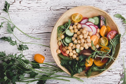 20 recetas de ensaladas con legumbres ricas y saludables