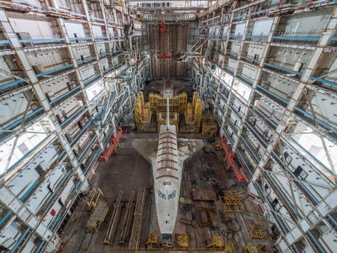 De Sovjets vreesden dat de Amerikaanse spaceshuttle zou worden ingezet als wapen en dus bouwden ze hun eigen versie in 2014 op basis van gestolen bouwtekeningen