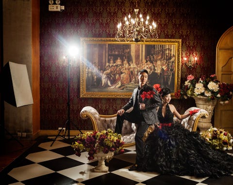 Gu 28 en Xien 26 poseren voor trouwfotos in het droomkasteel van The Only Photo Studio
