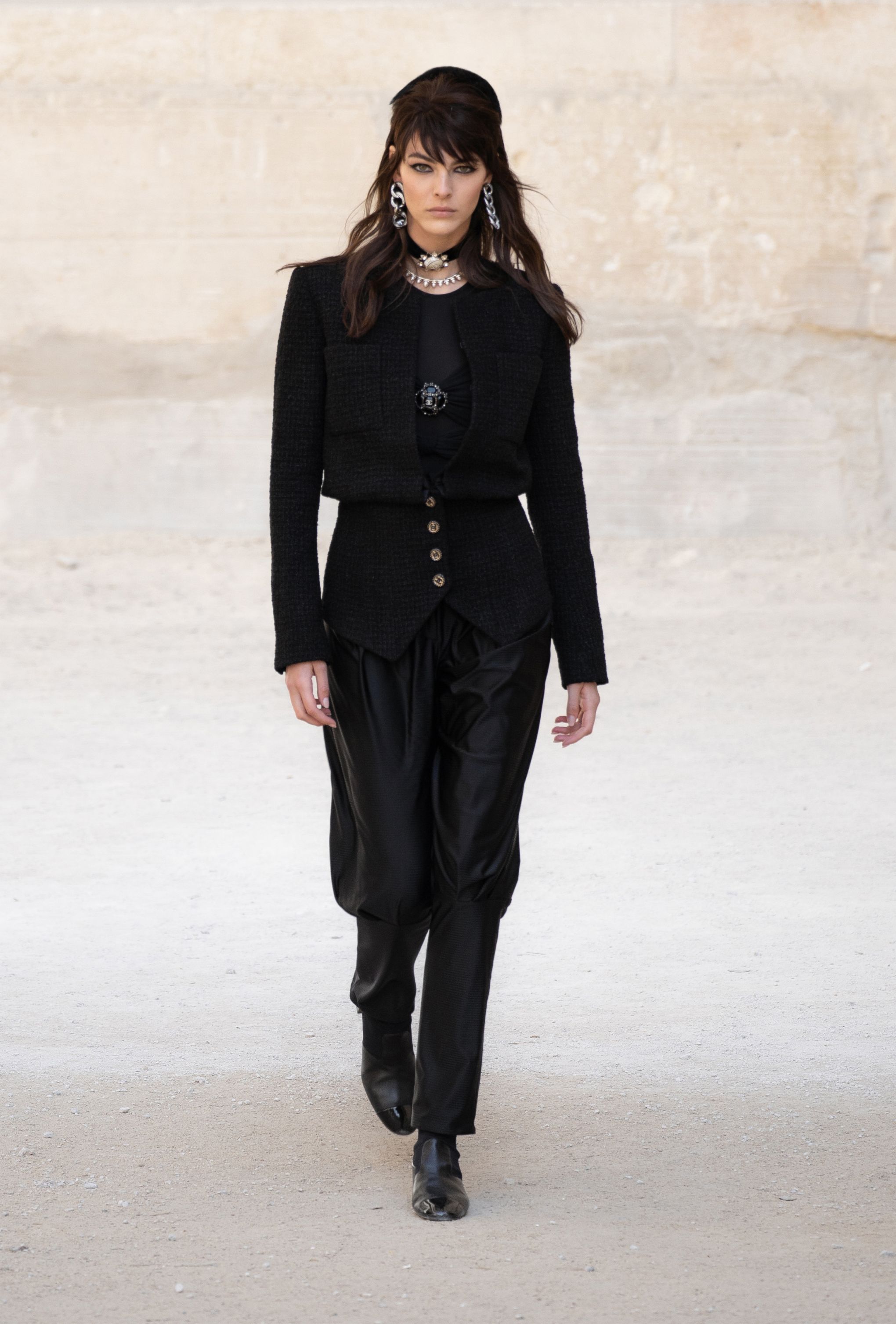 CHANEL Cruise 2021/22: Nothing better to capture and reflect the light, News, IC&CO