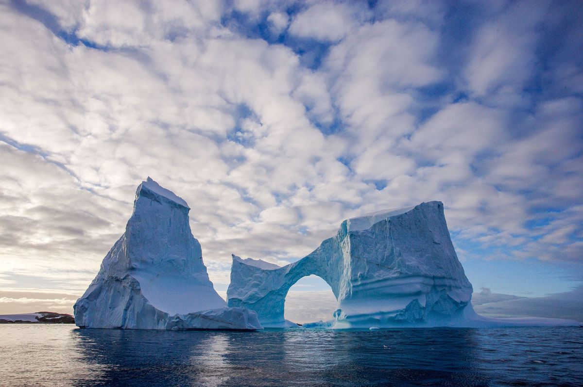 Het gat in de ozonlaag boven Antarctica sluit zich langzaam zo blijkt uit nieuw wetenschappelijk onderzoek