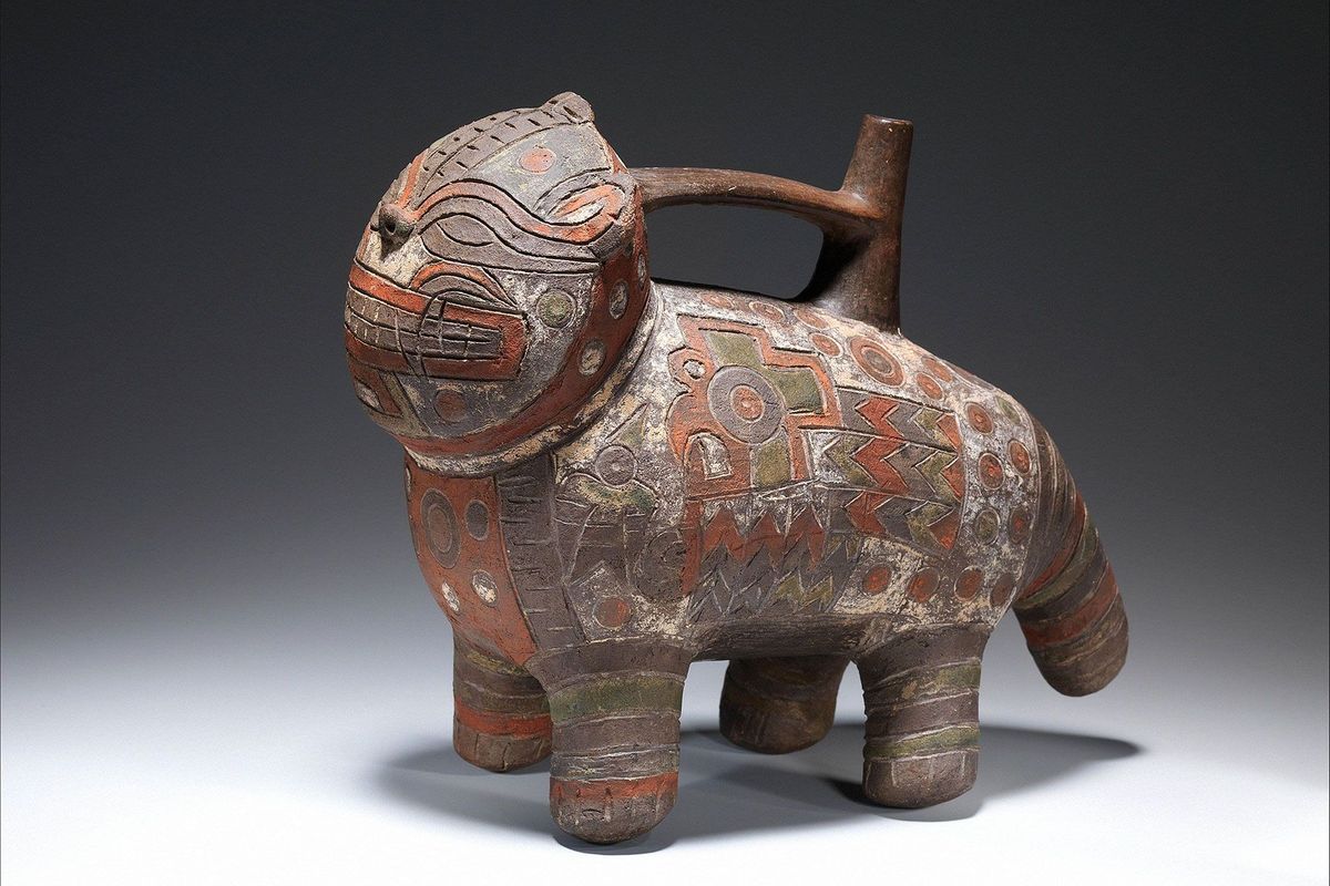 Het aardewerk van de Paracascultuur uit Peru 900 tot 100 vChr wordt tegenwoordig bewonderd om de kleur en verscheidenheid van motieven