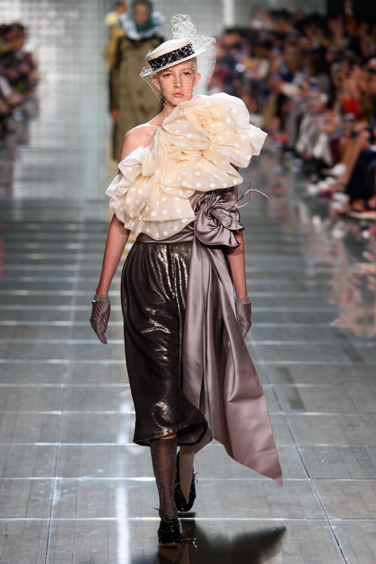 2019ss【RUNWAY MARC JACOBS】フリルとリボントップス MARC JACOBS（マーク ジェイコブス）｜2019春夏NY、ロンドン