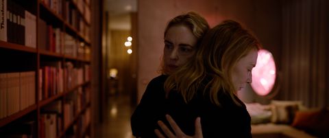 l to r nina hoss stars as sharin goodnow and cate blanchett stars as lydia tár in director todd field's tÁr, a focus features release credit  courtesy of focus features
