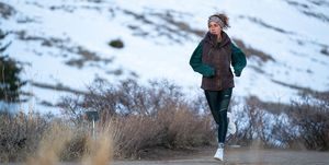 健康維持のために、季節を問わずに適度な運動を心がけている人は少なくないはず。ところが﻿実際に、寒い中でのランニングで低体温症などのリスクを避けるためには、いくつか気をつけるべきことがあるよう。本記事では、寒い日の運動時に注意すべき点や、快適な冬場のランニング生活を送るためのガイドをお届け。﻿