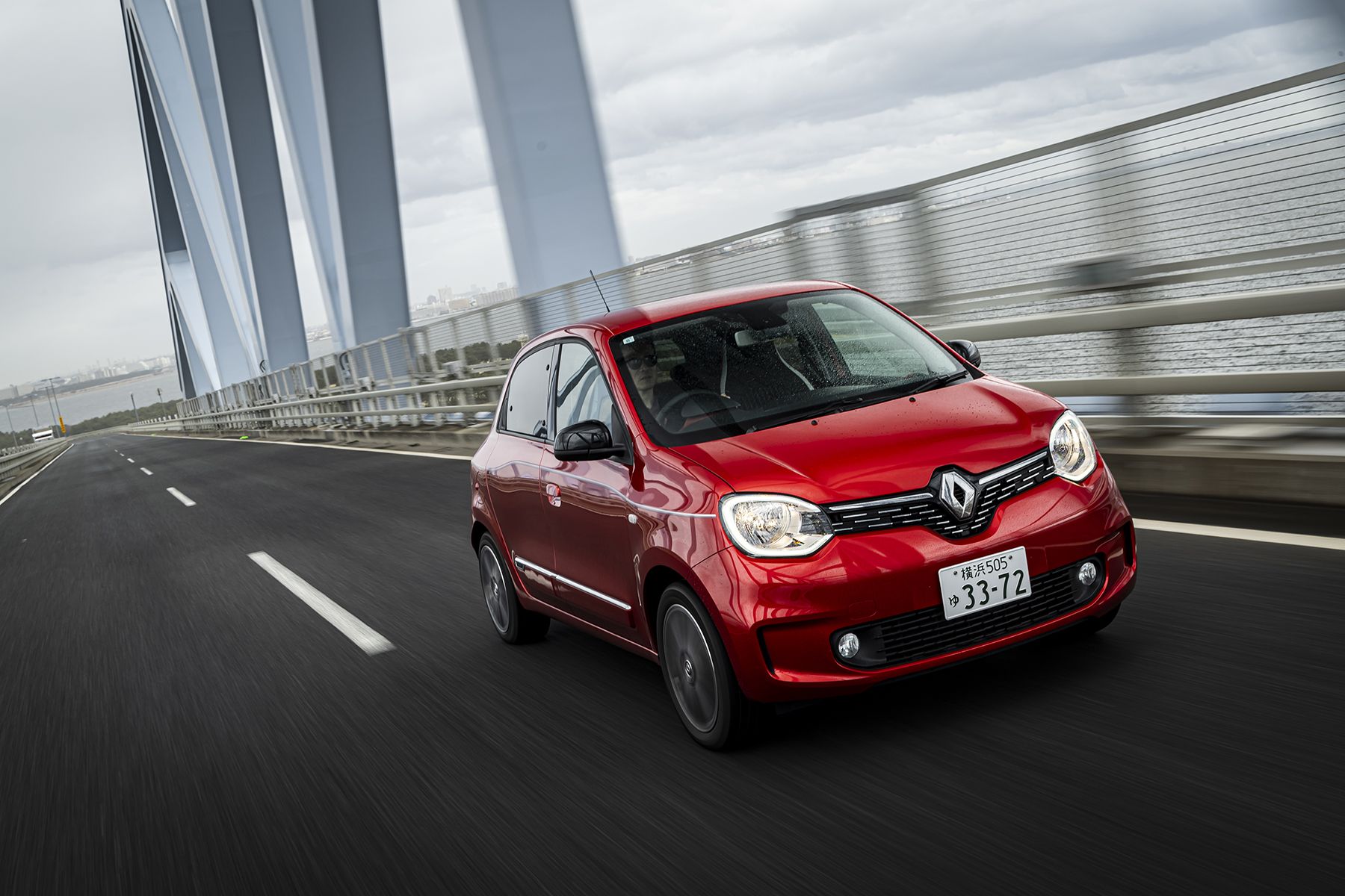 Amazon.co.jp: ◇未展示品！1/43 RENAULT TWINGO/ルノー