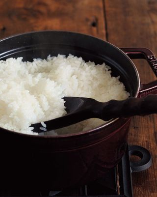 White rice, Steamed rice, Food, Jasmine rice, Dish, Rice, Basmati, Glutinous rice, Cuisine, Ingredient, 