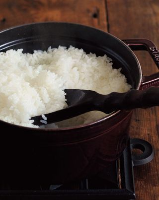 White rice, Steamed rice, Food, Jasmine rice, Dish, Rice, Basmati, Glutinous rice, Cuisine, Ingredient, 