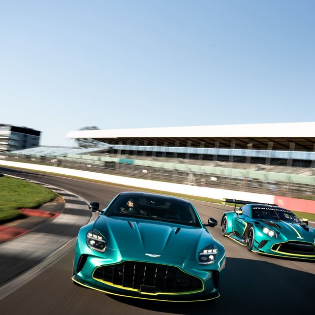 Aston Martin Wants to Win and to Sell Cars, Too - The New York Times
