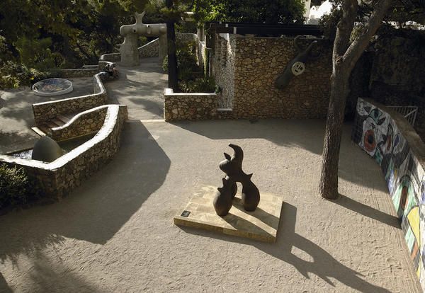 Cruise 2019: Louis Vuitton's Modernist Dream at The Maeght Foundation