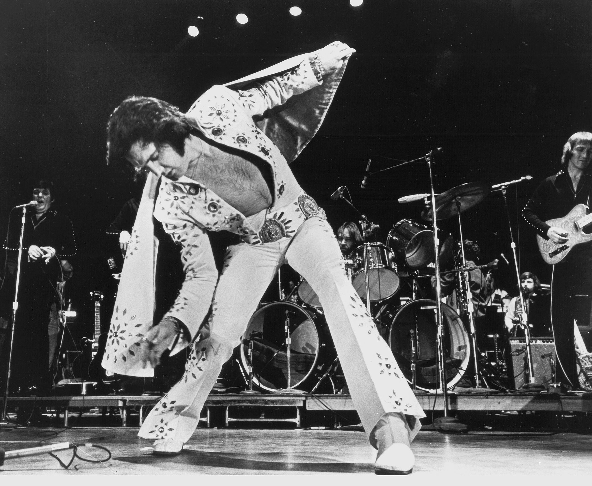 Why Elvis Is Still A Style Icon | At 85, Elvis Presley Still Influences  Men's Fashion