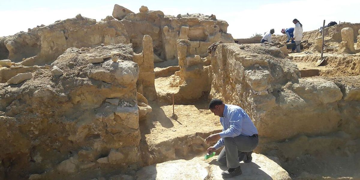 In de Libische of Westelijke Woestijn van Egypte is onlangs een GrieksRomeinse tempel ontdekt