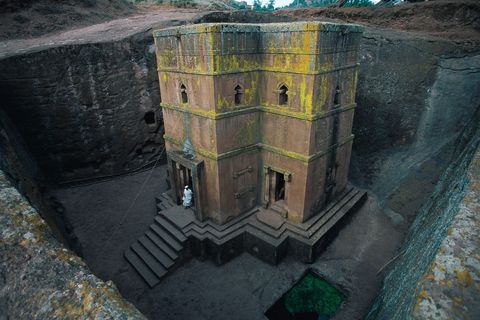 Het Werelderfgoed van Lalibela in Ethiopi is beroemd om zijn verbazingwekkende rotskerken die hier zon achthonderd jaar geleden in de bergen werden uitgehouwen