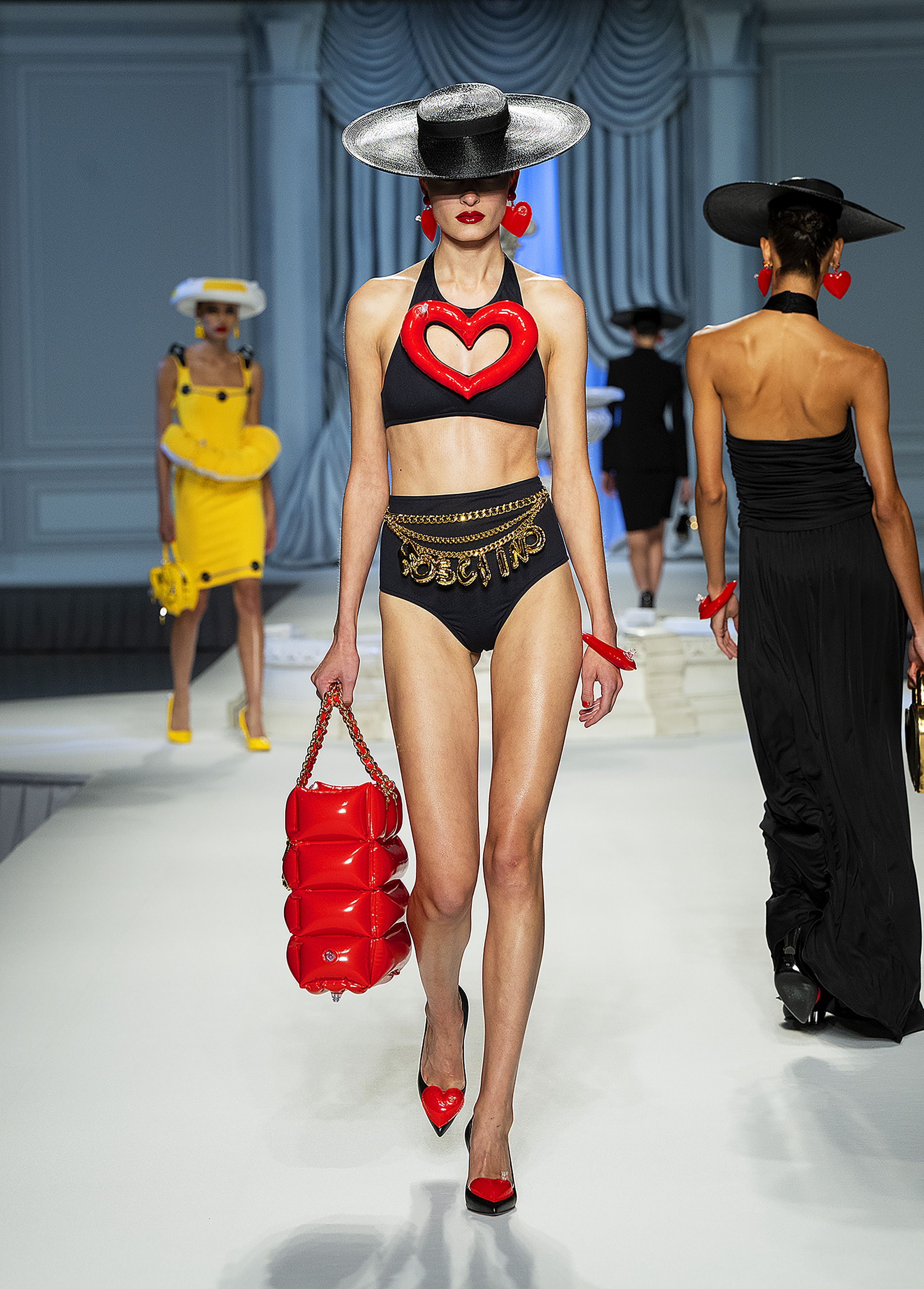 モスキーノ（MOSCHINO）」2023春夏コレクション | ファッション | ELLE