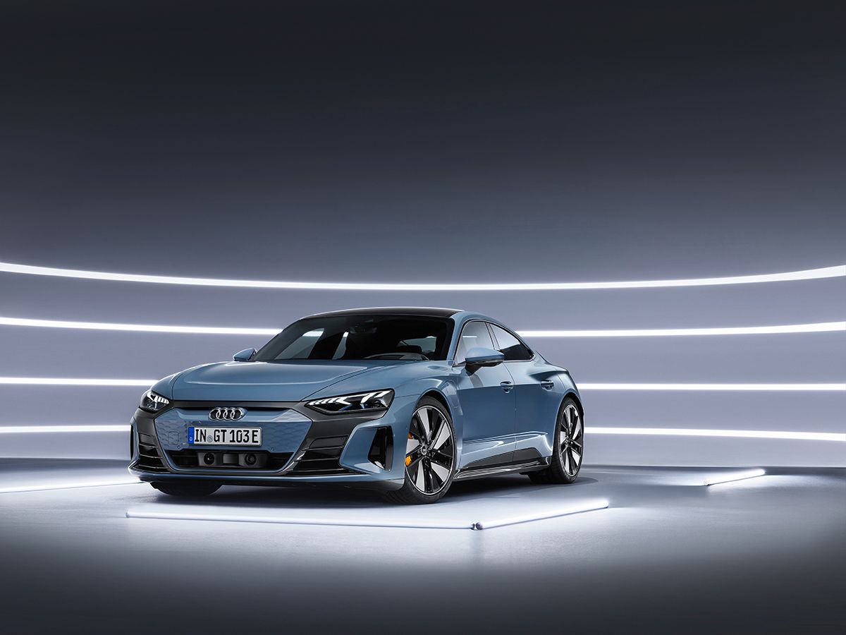 アート・デザイン・音楽 Audi e-tron GT Grand Touring in Japan アウディ e-tron GT」が日本初お披露目