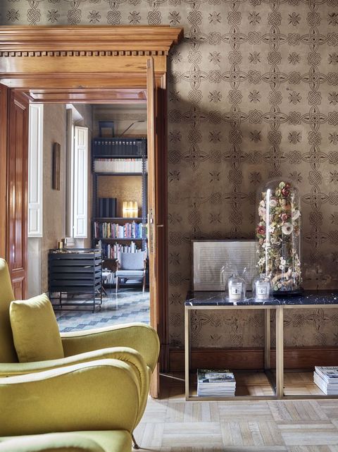 The best of design finds its home in this Italian apartment