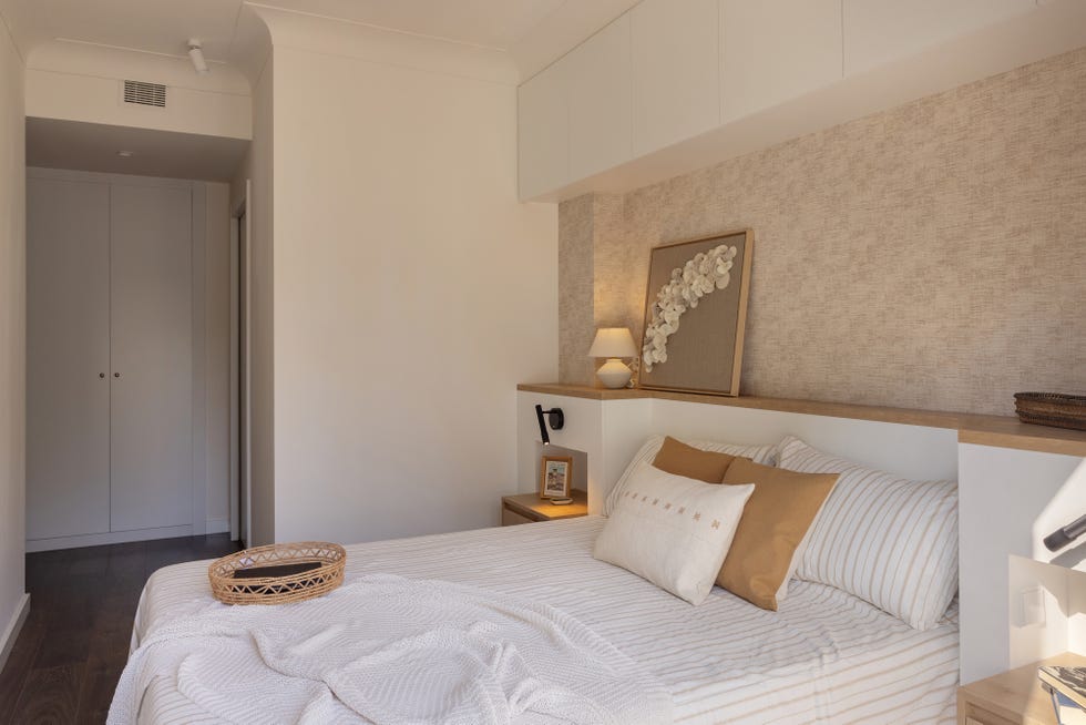 dormitorio con vestidor
