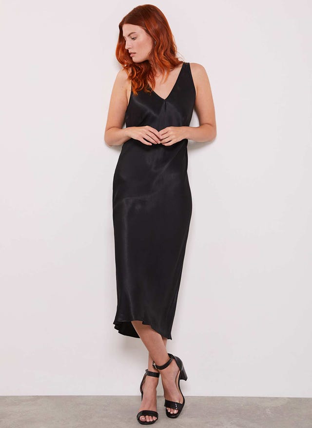 Clothing, Dress, Black, Shoulder, Fashion model, Neck, Fashion, Little black dress, Joint, Waist, 