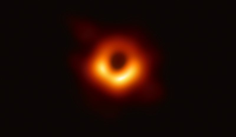 Deze opname van de Event Horizon Telescope toont het centrale zwarte gat in het sterrenstelsel Messier 87