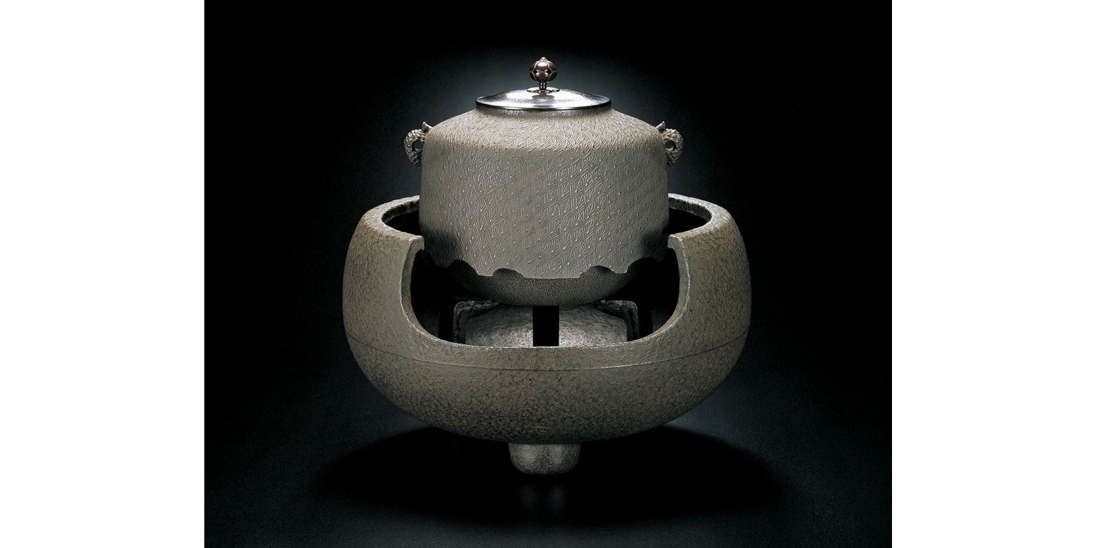南部鉄器の老舗、鈴木盛久工房へ｜デザイナー根本崇史のDESIGN