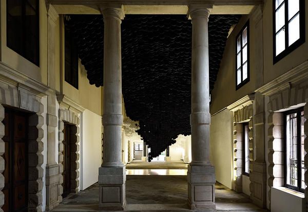Installazione di Jacob Hashimoto, The End of Utopia, Palazzo Flangini, courtesy Studio la Città, Verona