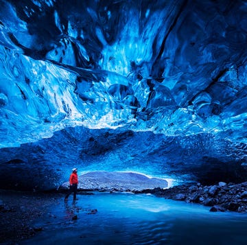 mendenhall ice caves in alaska