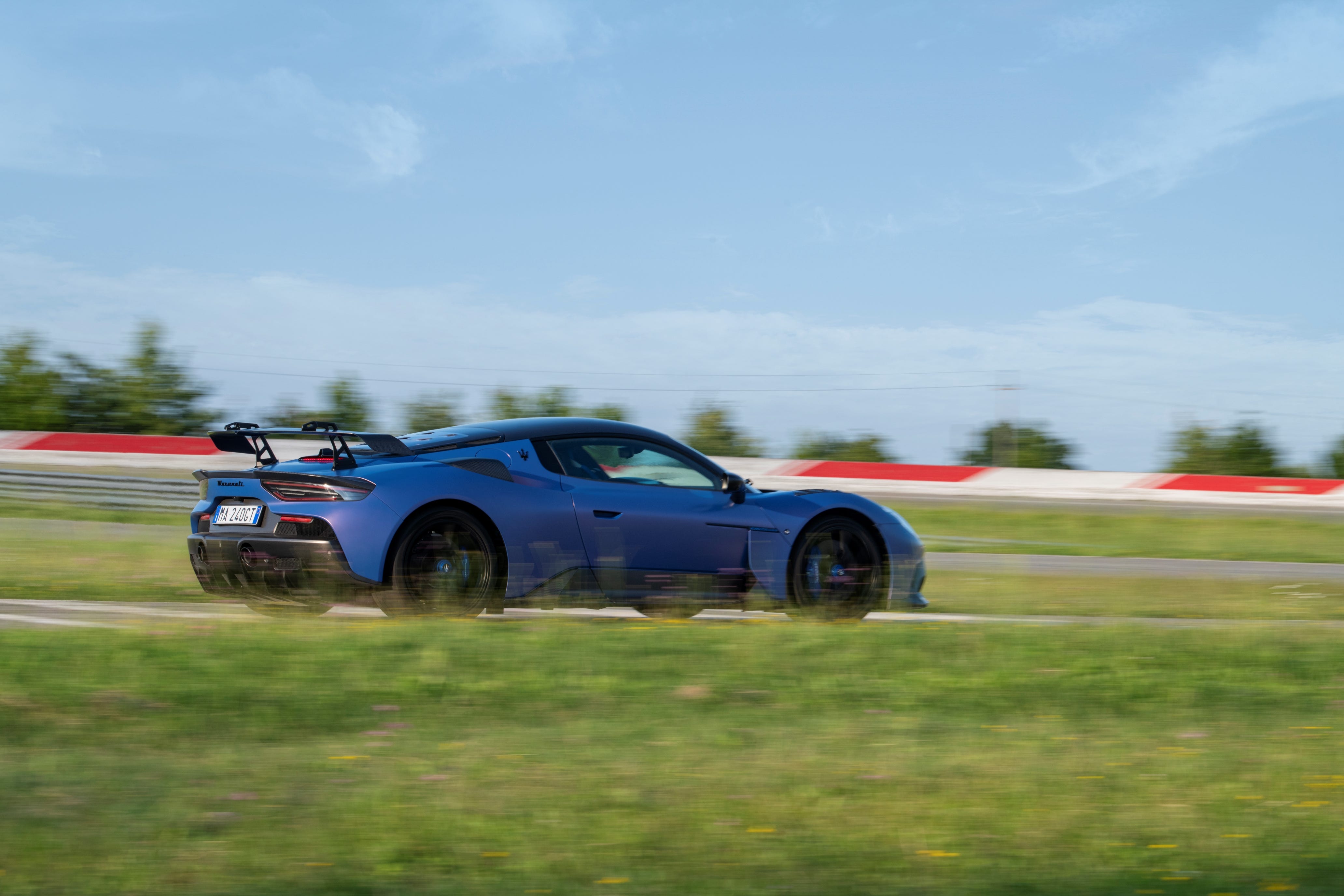 see-the-2025-maserati-gt2-stradale-from-every-angle