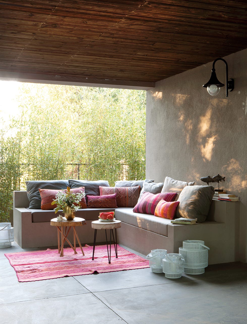 Room, Interior design, Living room, Furniture, Wall, Property, House, Floor, Building, Home, 