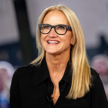 Let Them Theory a photo of self help pioneer mel robbins next to her book the let them theory