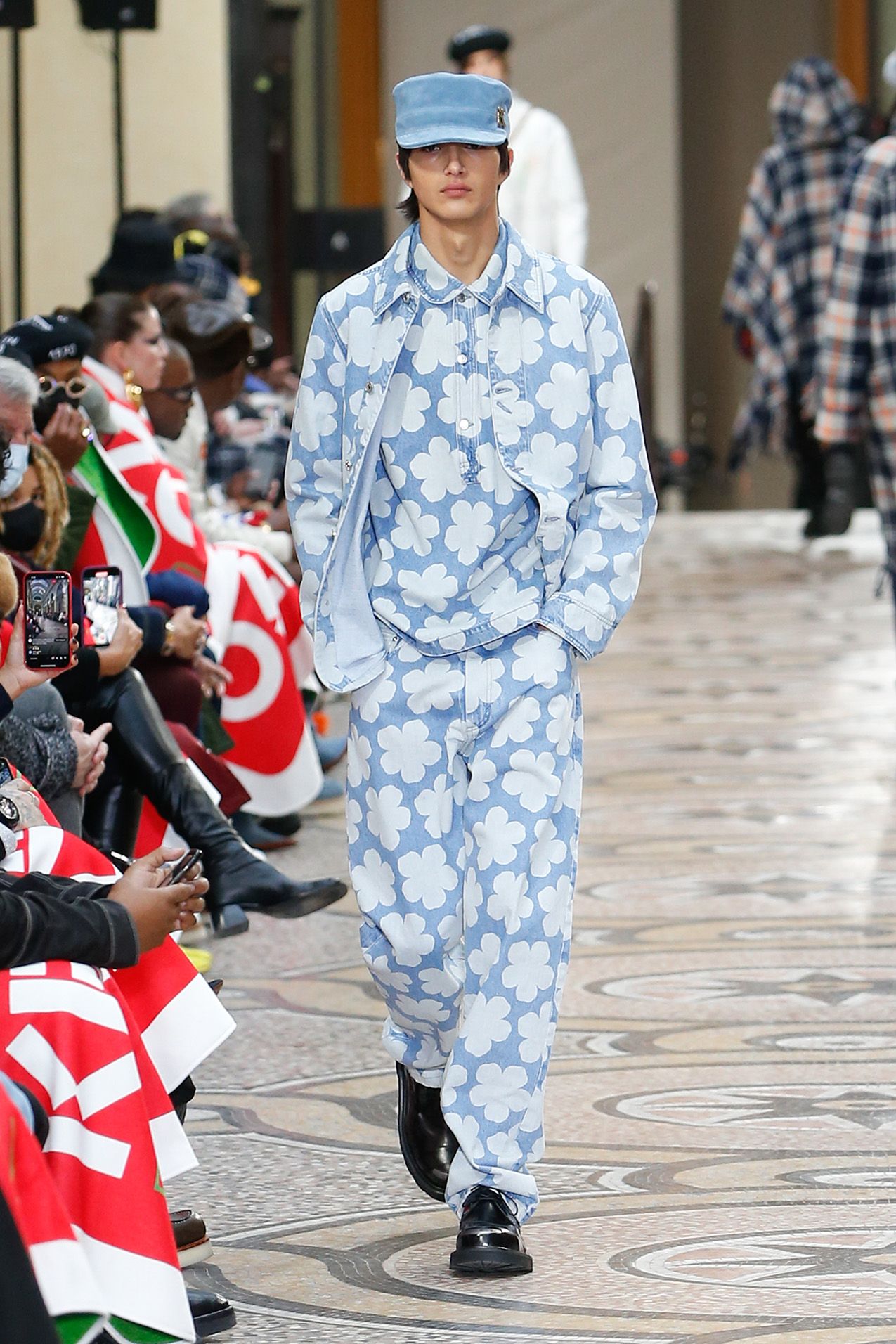 ケンゾーKENZO ストライプフリンジストール 紫黒赤 | DCブランド