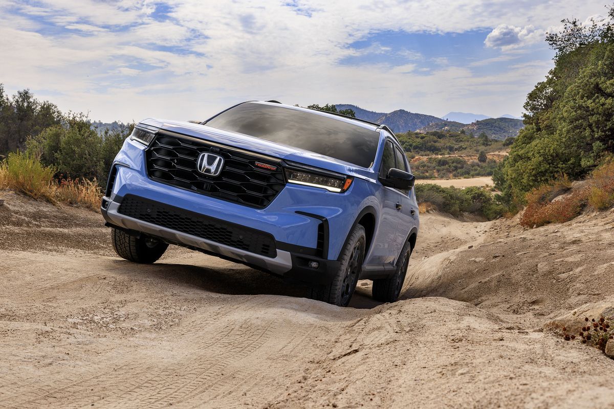 Best 3-Row SUVs For 2024 & 2025 - Road & Track Expert Picks