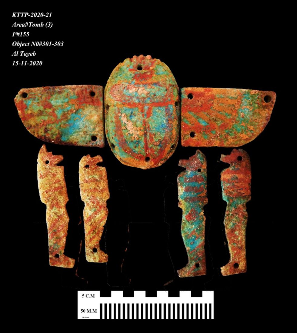 Archeologen hebben talloze decoratieve en rituele voorwerpen gevonden waaronder scarabeen en amuletten