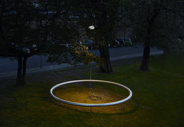 Guarda come sono fatte le panchine da giardino progettate da Ronan e Erwan Bouroullec per il parco della Kunsthal di Aarhus.