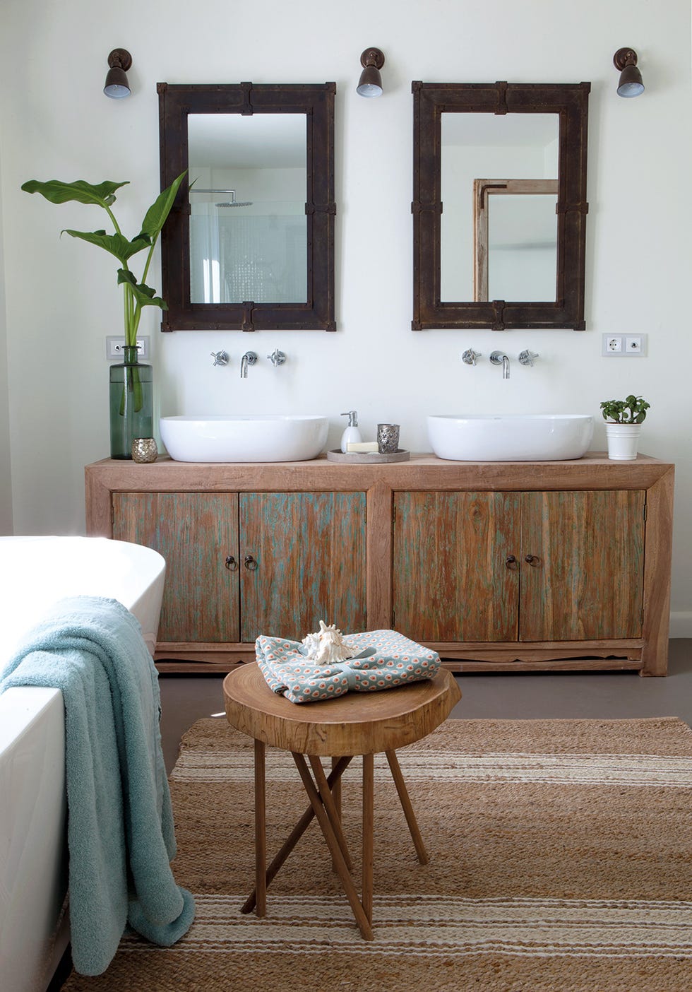 Room, Furniture, Bathroom, Sink, Bathroom cabinet, Interior design, Property, Floor, Wall, Table, 