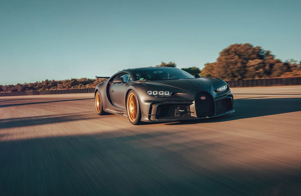 bugatti chiron pur sport prototipo despegando en nardò