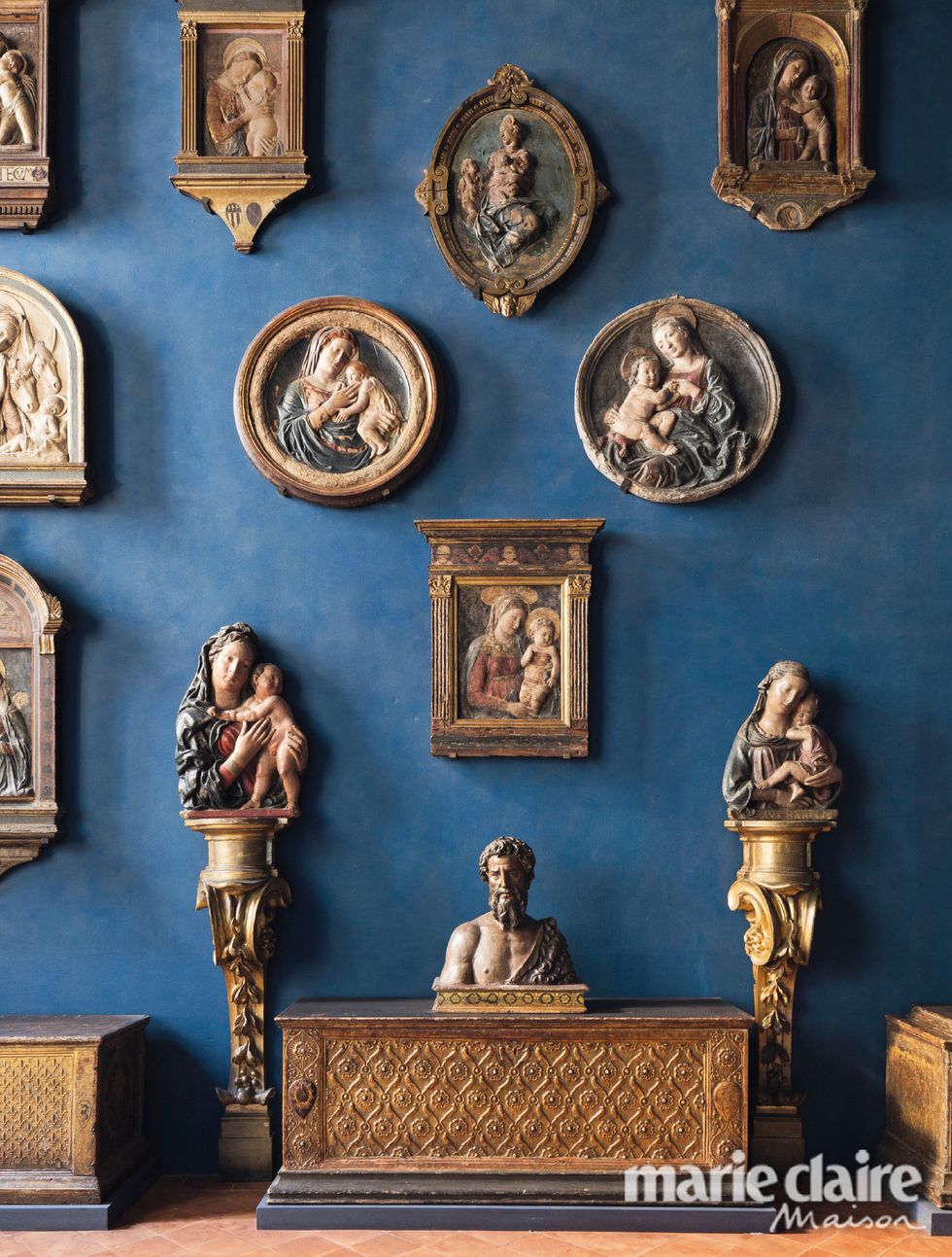 Wall, Collection, History, Sculpture, Art, Ancient history, Room, Architecture, Stock photography, Furniture, 