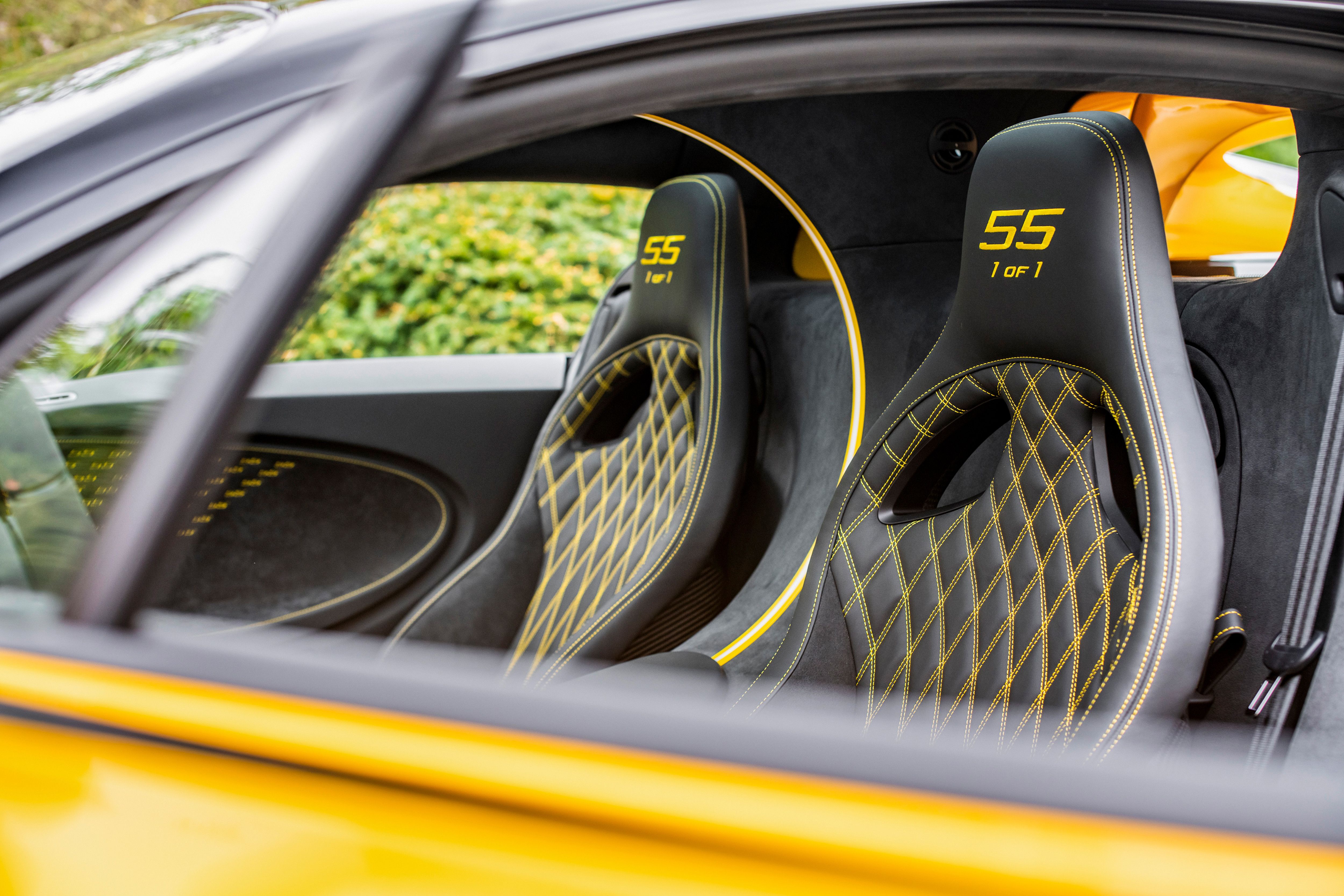 Bugatti Chiron Honors Type 55 Super Sport Designed by Jean Bugatti Chiron Honors Type 55 Super Sport Designed by Jean