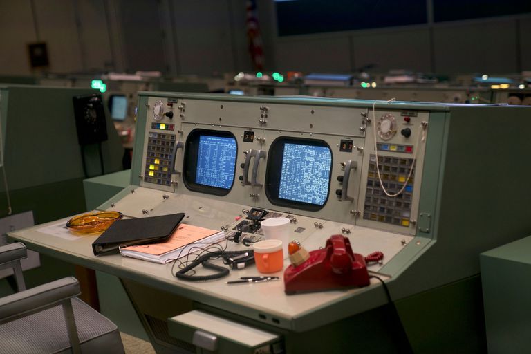 NASA、アポロ11号の月面着陸50周年で当時の管制室を完全に復元