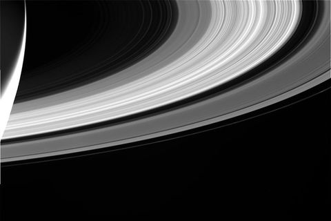 Cassini nam deze foto van de majestueuze planeet Saturnus en zijn beroemde ringen toen de NASAsonde op 14 september 2017 aan zijn laatste dodelijke missie was begonnen
