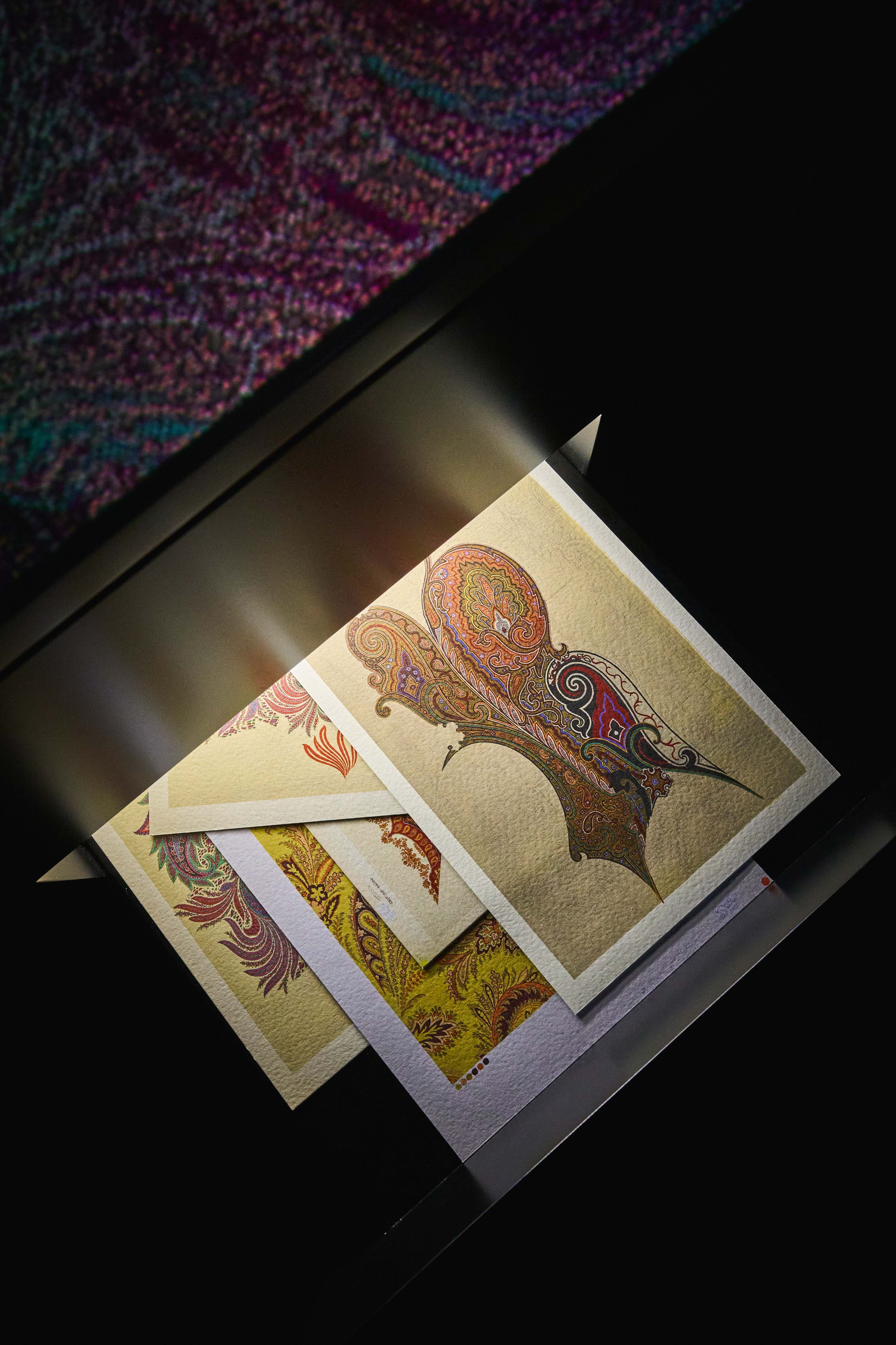 【個性的なスタイルを演出】ETRO アルニカベアチャーム ☆ETRO☆ ペイズリーベアーチャーム【イタリア直営店】 (ETRO