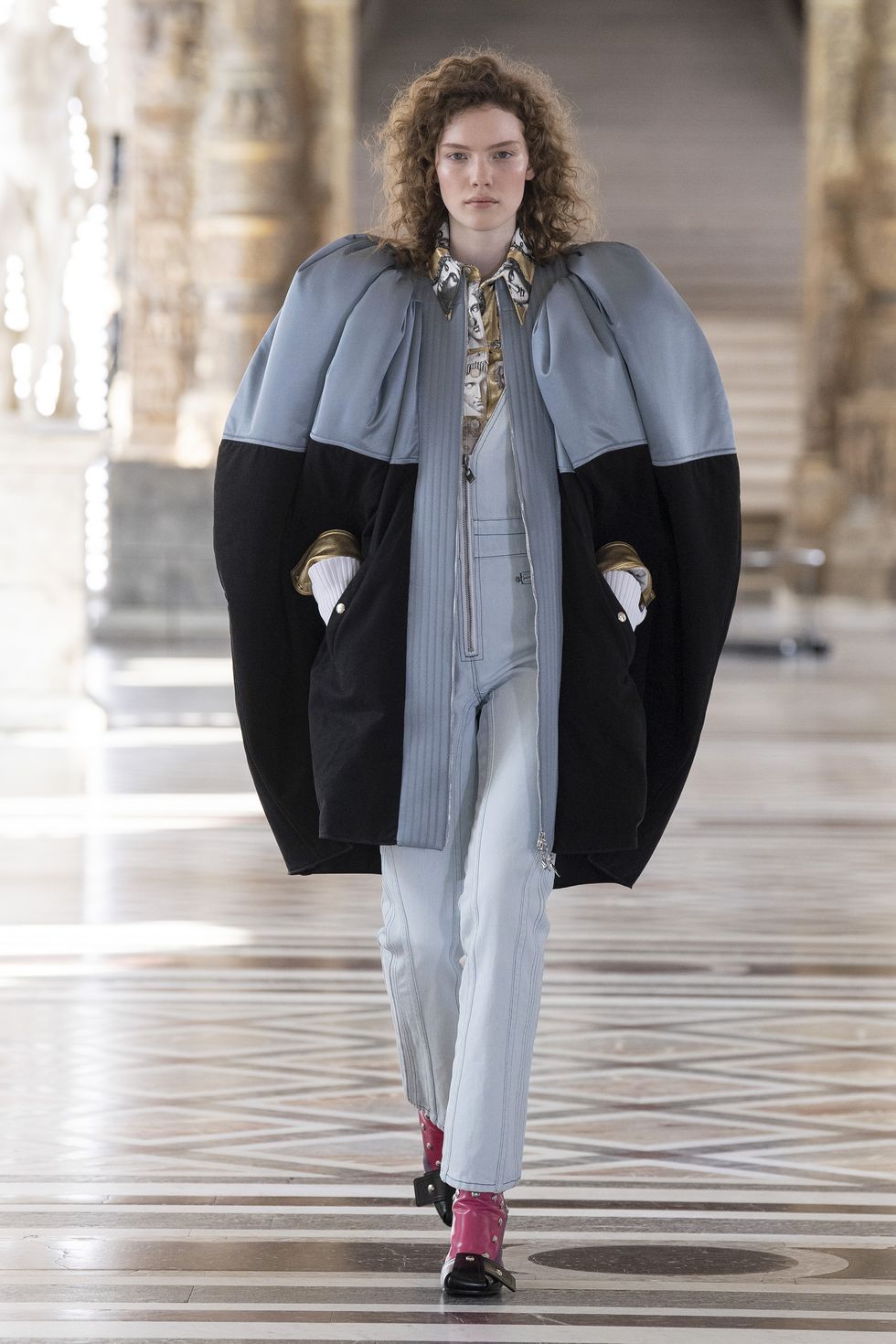 Louis Vuitton: Fornasetti no Louvre para o outono de 2021