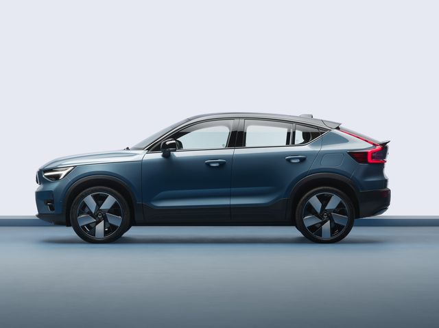 2022 volvo c40 recharge side