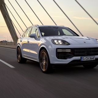 This Is Porsche's Fastest Cayenne Ever—and It's Hybrid-Electric