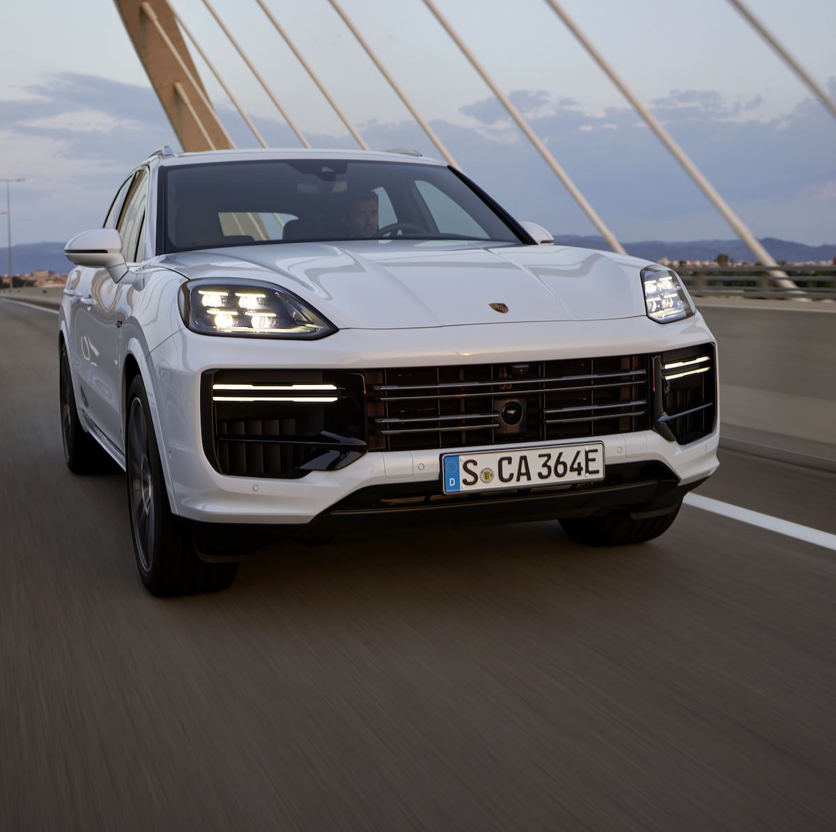 The 2024 Porsche Cayenne Turbo E-Hybrid Has 729 HP and 700 lb-ft of Torque