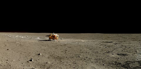 Op 13 januari 2014 maakte Yutu een panoramafoto van Change3 en zijn omgeving Twee aarddagen ervoor ging zijn motor kapot en kwam hij vast te zitten