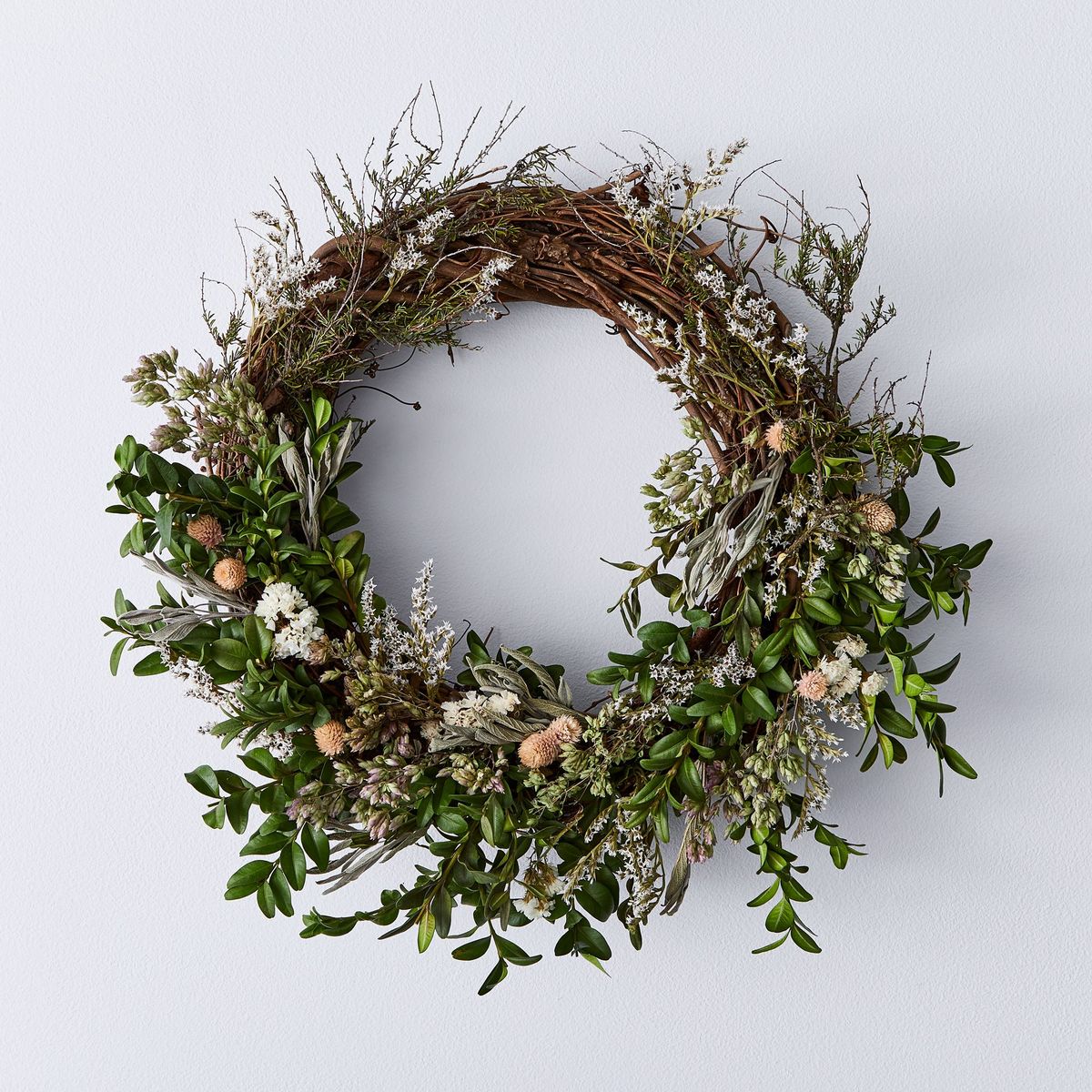 Can You Have a Wreath on Your Door All Year Round? Your Guide