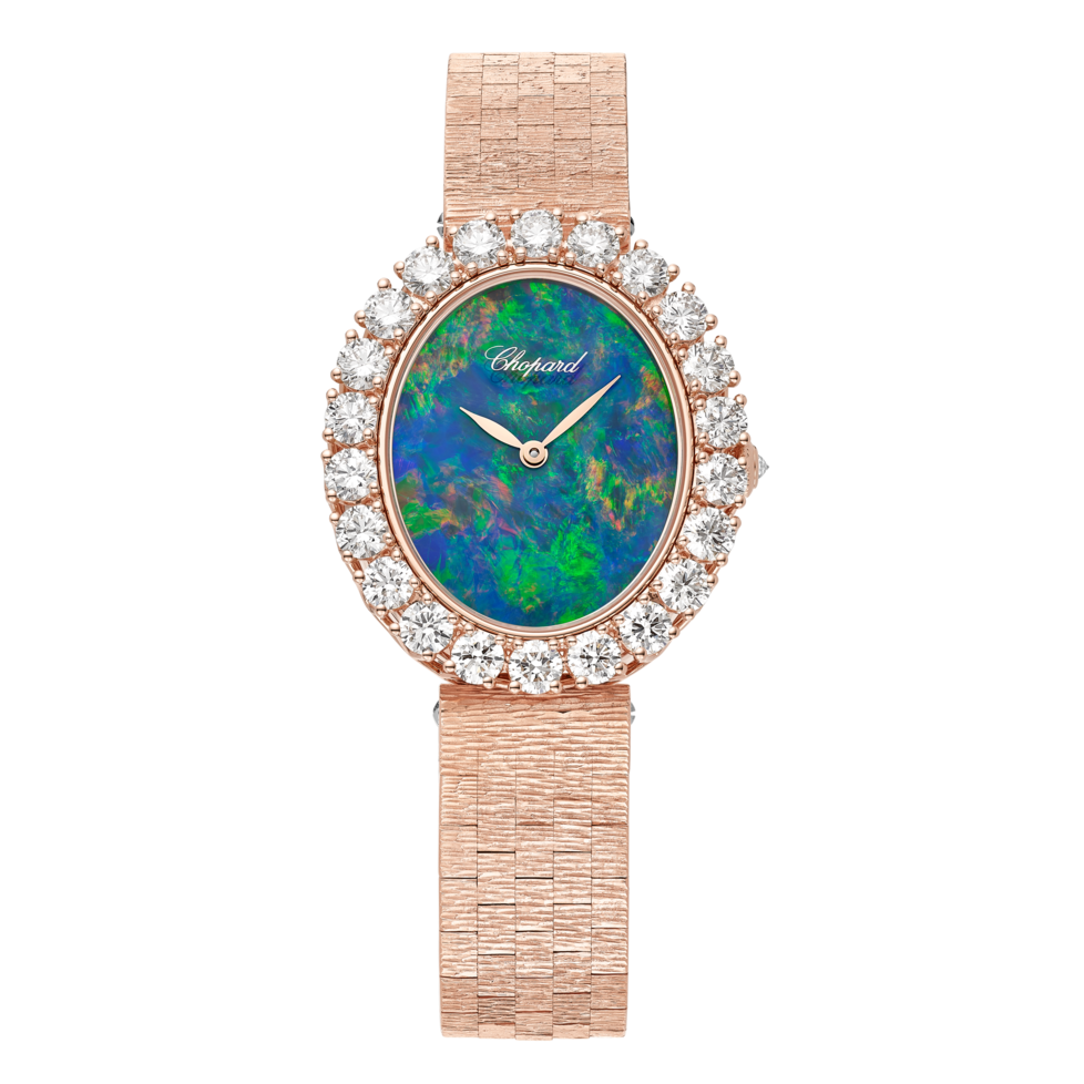 l‘heure du diamant 玫瑰金鑽石枕形腕錶，錶圈鑲嵌 24 顆圓形明亮式切割鑽石。