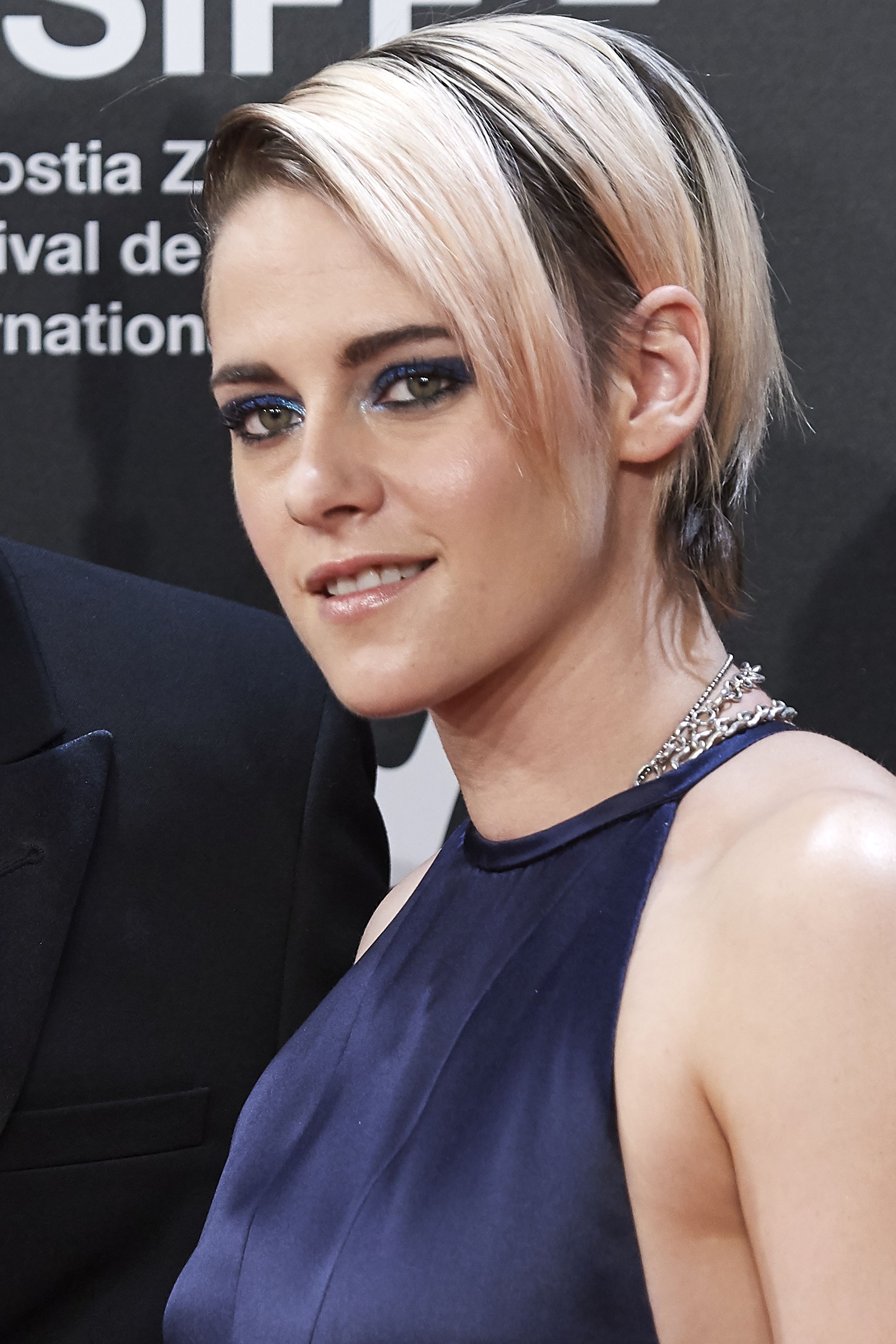 imagesize:2333x3500 女性 